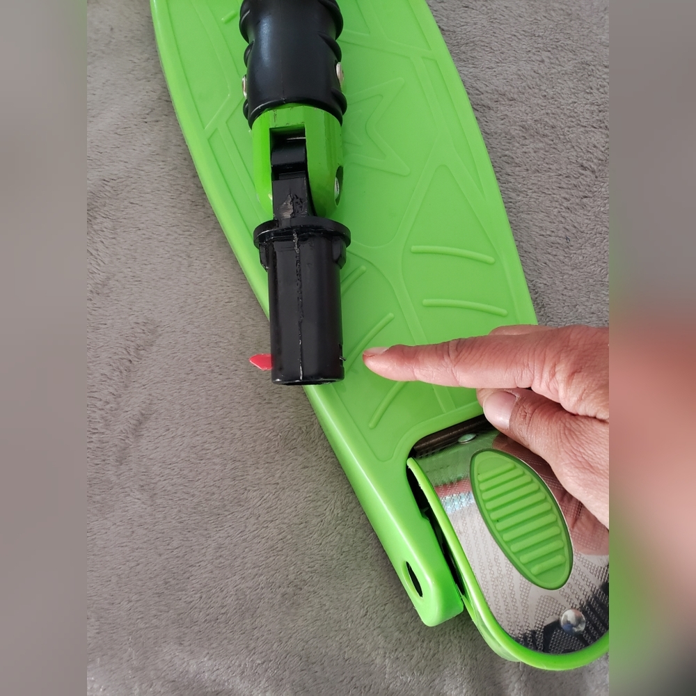 New Maxi Junior Kickboard Scooter - Picture 9 of 14